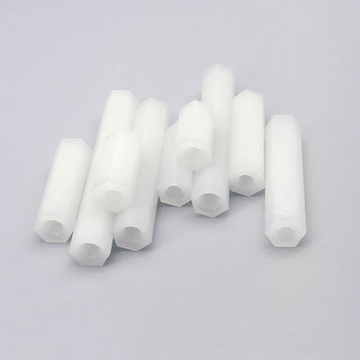 White Nylon Round Plastic Standoff untuk melalui lubang pemasangan pada papan sirkuit cetak